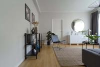 Modern 1BR Apartment with Balcony 20min to City - B&B Stoccolma
