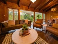 Midcentury Riverfront Retreat - Bed and Breakfast Lansing