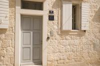 The Wave Seafront Apartment Vis - Chambres d'hôtes Vis