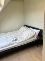 Cozy Apartment Near Centrum with Sunny Terrace - B&B Bergen