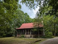 The Hemlock Cabin with hot tub near Fall Creek Falls - Chambres d'hôtes Spencer