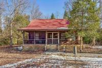 The Hemlock Cabin with hot tub near Fall Creek Falls - Chambres d'hôtes Spencer