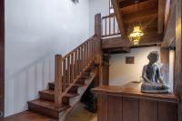 Villa Oost Indies - Luxury Heritage Estate Seminyak, Walk to Beach, Full Staff - Chambres d'hôtes Seminyak
