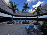 Duplex Close to HPU Waikiki Pool Terrace Laundry One and Half Bath for 15person - Chambres d'hôtes Honolulu