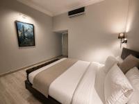 Ghumo x Bahadurabad Aga Khan Hospital - Three Bedroom Family Apartment Ground Floor - B&B Karachi