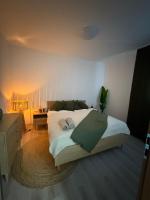 Green Leaf Apartment Cozy and Modern - Ferienwohnung Gutta