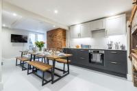 The Bakery Brighton Townhouse North Laine Sleeps 10 - Bed and Breakfast Brighton
