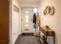 2 Bed Bungalow - Parking - New Build - High End Furnishings - Wheel Chair Accessible - Large Enclosed Garden - Dog Friendly - Chambres d'hôtes Rotherham