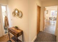 2 Bed Bungalow - Parking - New Build - High End Furnishings - Wheel Chair Accessible - Large Enclosed Garden - Dog Friendly - Chambres d'hôtes Rotherham