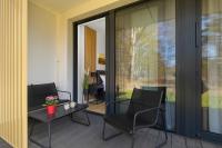 LUX Top Floor Apartments Art Lake Mielno with Pool, Air Conditioning and Parking by Noclegi Renters - Chambres d'hôtes Mielno