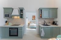 Superior One-Bedroom Apartment
