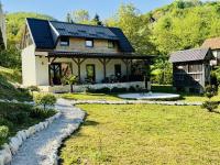 Green Hills - Holiday Home & Events - B&B Kamenica