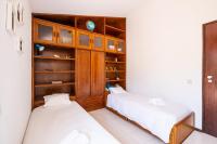 #047 Family Stay Quiet & Harmless Area - Bed and Breakfast Albufeira