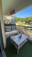 Studio lumineux avec terrasse & piscine - B&B Villeneuve-Loubet