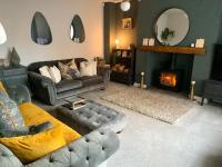 Luxury Escape with Hot Tub & Countryside Views Sleeps 10 - B&B Hartshorne