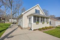 Private Beach + Walk to Spring Lake (Sleeps 6) - Bed and Breakfast Spring Lake