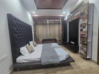 Standard Zimmer mit Kingsize-Bett