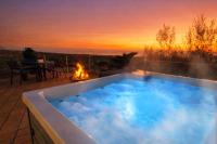 Rahal Etna Luxury- Infinity Pool & Private jacuzzi - B&B Catania