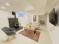Cozy 1BR Near Richmond Hill Core - Ferienwohnung Richmond Hill