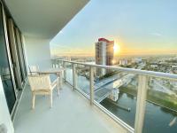 Zen Beach House Luxury 1-Bedroom Intracoastal Views - Chambres d'hôtes Hollywood