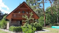 Ferienhaus Milan mit Ruderboot - 300 m vom Fleesensee - Bed and Breakfast Silz