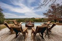 Pool, Porch & Stunning Views: Spacious Texas Home! - B&B Glen Rose