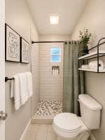 Private modern guesthouse, near La Cantera/Medical Center - Bed and Breakfast San Antonio