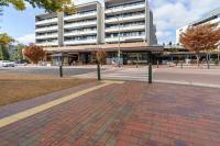 Scandi Apartment Above Kingston Dining, Balconies - Hosted by Canstay - Bed and Breakfast Kingston