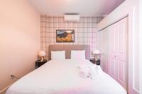 Beacon Luxury Suites - Bed and Breakfast Boston