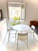 FabFour White - Via Tolmezzo 32 - park coperto - Chambres d'hôtes Lignano Sabbiadoro