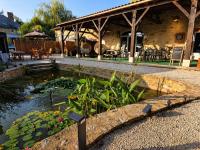 La biche au bois piscine chauffee jacuzzi - B&B Cazals