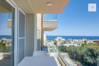 Beautiful Pembroke 2BR home with views Near Beach - Bed and Breakfast Pembroke