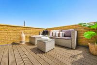 Spacious Ealing Broadway 1Bed Flat - Terrace & Near Tube - Chambres d'hôtes Ealing