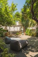 Joyful Secret Garden Residence Downtown by 8essentially - B&B La Canea