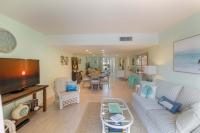 Spacious 1BR Island Club Steps to Beach - Ferienwohnung Hilton Head