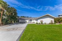 4BR Getaway Near Beach & Village Sleeps 10 - B&B Sarasota