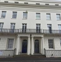 One Bedroom Luxury Regency Apartment - Chambres d'hôtes Royal Leamington Spa