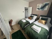 2 Bedrooms in Tottenham, 2 kings or 4 singles, Easy London Access - Ferienwohnung London