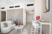 Modern Studio in residence with pool gym and paddl - B&B Dubái