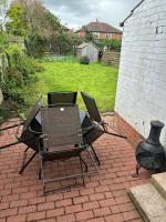 Cosy 3 Bed house with garden 5 min walk from Doncaster Racecourse - B&B Doncaster