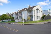 Henderson Retreat 3BR Townhouse with Parking - B&B Auckland