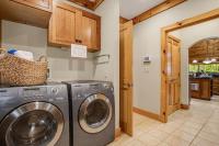 East View Lodge - Luxury Mtn Cabin, Game Room, Sauna and Fire Pit - B&B Asheville
