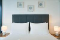 Beautiful City and Sky View 2BR Apt w Pool Gym Sauna - Chambres d'hôtes Adélaïde