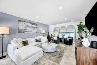 Oceanfront 2BR Penthouse with Balcony Views - Chambres d'hôtes Satellite Beach