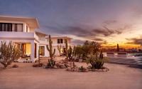 Ocean view terrace and saltwater pool group getaway - B&B Todos Santos
