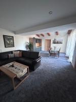 Appartamento con 2 Camere da Letto e Balcone