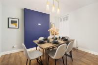 Close to Media City-Old Trafford - 5 Bedroom House - B&B Manchester