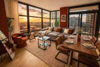 Grant Park 2BR Condo with Balcony Skyline View & Gym in Chicago Downtown - B&B Chicago