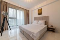 Koya Tower by the Lake - apartment in Mamaia Nord - Chambres d'hôtes Mamaia