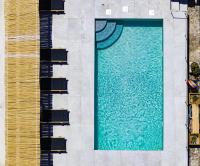 Birds Villa Apartments with Heated Pool - Including Car and Breakfast - B&B Perissa